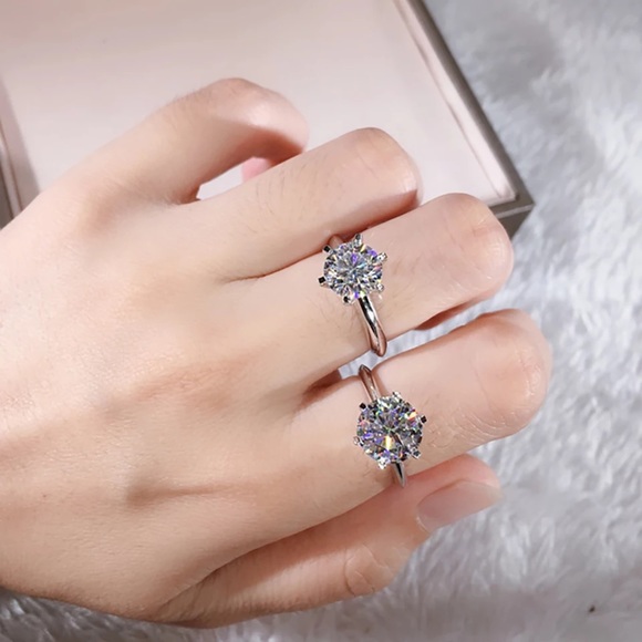 Round Cut Pure Diamond 925 Silver Solitaire Ring - Picture 5 of 16